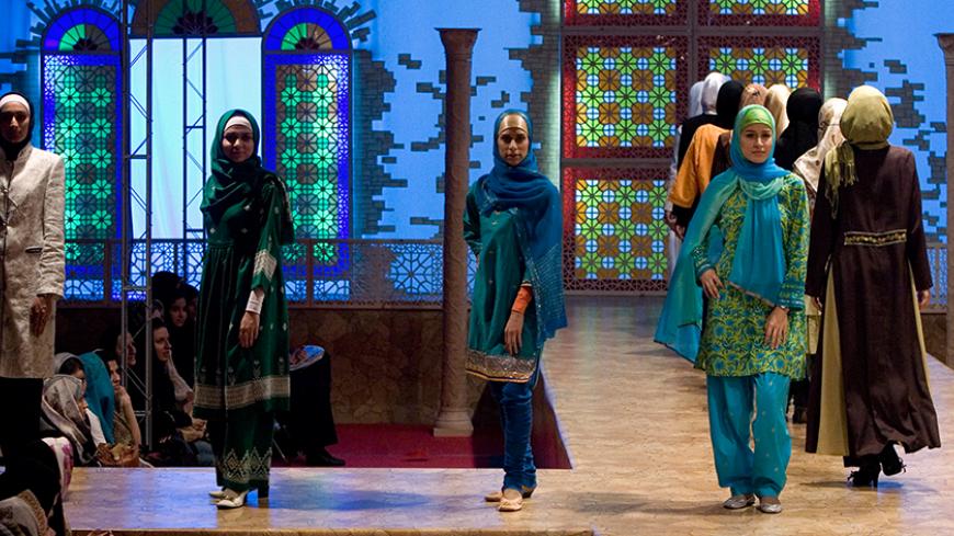 تولید محتوا برای لباس زنانه با چند ایده عالی