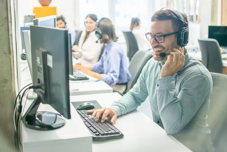 تکنیک های فروش تلفنی ۱۰ مهارت تلفنی که هر فروشنده‌ای برای تبدیل سرنخ‌های بیشتر به مشتری بالقوه نیاز دارد